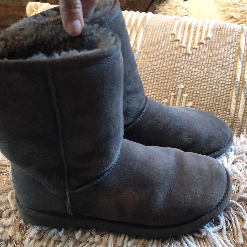 UGG BOOTS